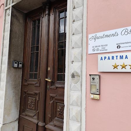 Apartments B&M Sezana Bagian luar foto