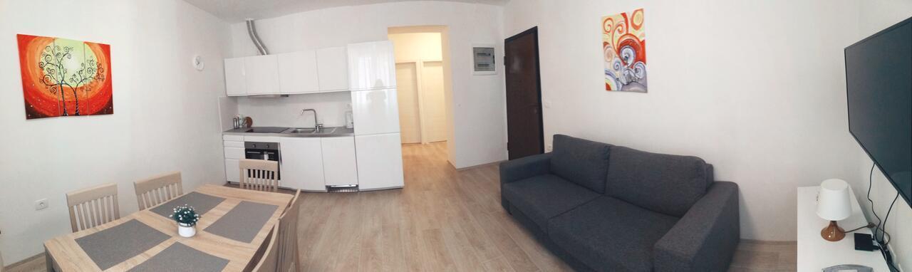 Apartments B&M Sezana Bagian luar foto