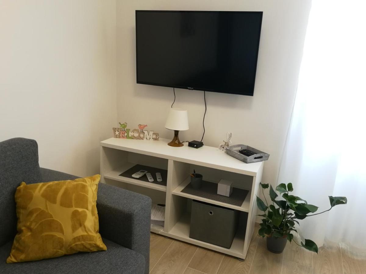 Apartments B&M Sezana Bagian luar foto